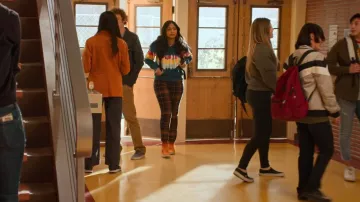 Zapatillas Adidas Spezial usadas por Devi Vishwakumar (Maitreyi Ramakrishnan) como se ve en Never Have I Ever (S02E07)