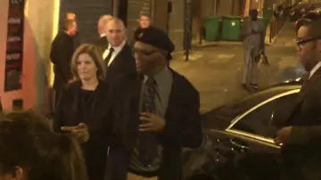 Le béret casquette Kangol porté par Samuel L. Jackson dans les rues de Paris, le 17 march 2014 pour la première de Captain America 2