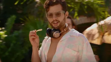 Loewe Daisy Print Bowling Shirt porté par Sam Jones (Rafael de la Fuente) vu dans Dynasty (S04E03)