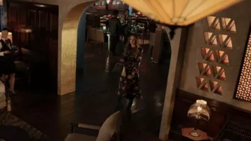 Paris Texas Croco Tall Boot porté par Fallon Carrington (Elizabeth Gillies) vu dans Dynasty (S04E07)