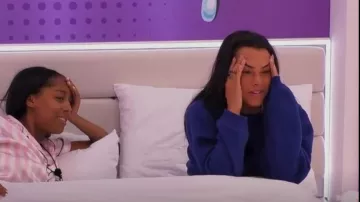 Sweat-shirt Isabel marant Mike Logo-Motif porté par Paige Thorne vu dans Love Island (S08E07)