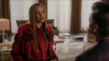 Saint Laurent Pussy Bow Silk Satin Blouse porté par Dominique Deveraux (Michael Michele) vu dans Dynasty (S04E08)