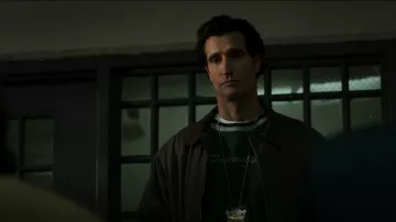 Champion Vintage Reverse Weave Sweatshirt usado por Chris Caysen (Matthew Del Negro) como se ve en City on a Hill (S03E05)