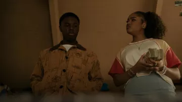 Veste en polyester brun Andersson Bell portée par Kevin Williams (Alex R. Hibbert) vue dans The Chi (S05E10)