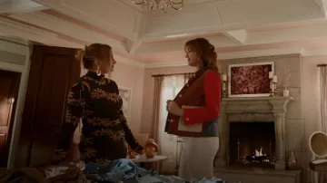 Nanushka Cut Out Vestido Midi Ajustado usado por Amanda Carrington (Eliza Bennett) como se ve en Dinastía (S05E20)