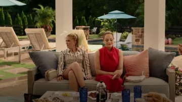 Raey Cowl Neck Wool Crepe Dress usado por Fallon Carrington (Elizabeth Gillies) como se ve en Dynasty (S05E20)