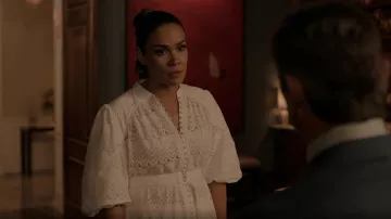 Acler Stapleton Belted Cotton Blend Top usado por Cristal Carrington (Daniella Alonso) como se ve en Dinastía (S05E20)