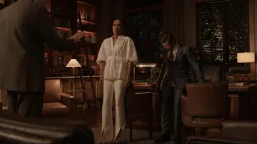 Sandalia de plataforma Aquazzura Sinner usada por Cristal Carrington (Daniella Alonso) como se ve en Dinastía (S05E20)