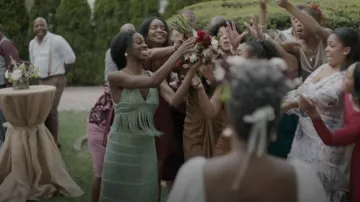 Jonathan Simkhai Claudette Bralette Top porté par Kiesha Williams (Birgundi Baker) vu dans The Chi (S05E10)