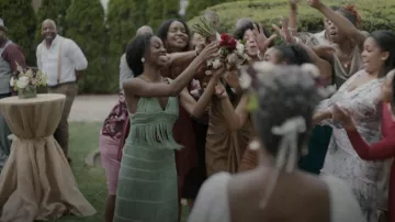 Jonathan Simkhai Cordelia Jupe portée par Kiesha Williams (Birgundi Baker) comme vu dans The Chi (S05E10)