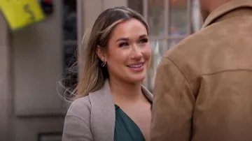 Boucles d’oreilles Robyn Rhodes portées par Rachel Recchia comme on le voit dans The Bachelorette (S19E08)