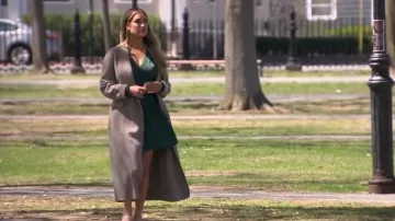 12 Storeez Shawl-Lapel Tied Waist Coat porté par Rachel Recchia comme on le voit dans The Bachelorette (S19E08)