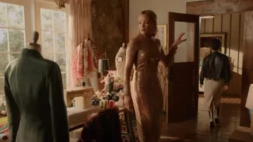 Burberry Sequin Mesh Vestido de manga larga usado por Dominique Deveraux (Michael Michele) como se ve en Dinastía (S04E12)