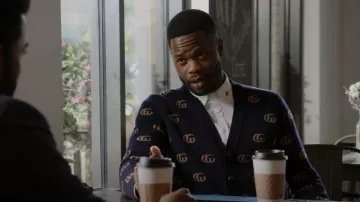 Gucci GG Marmont Jacquard Wool Cardigan porté par Jeff Colby (Sam Adegoke) vu dans Dynasty (S04E13)
