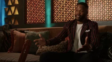 Blazer en laine rayée Gucci GG porté par Jeff Colby (Sam Adegoke) vu dans Dynasty (S04E14)