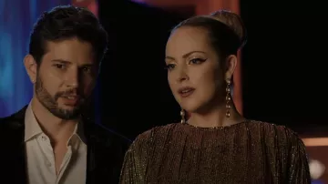 Boucles d’oreilles Oscar de la Renta Gold Tone Crystal Clip portées par Fallon Carrington (Elizabeth Gillies) vues dans Dynasty (S04E14)