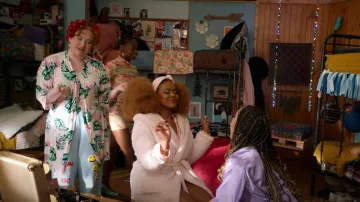 Coney Island Picnic Doodle Friends Graphic Sweatpants worn by Ashlyn (Julia Lester) as seen in High School Musical: The Musical: The Series (S03E07)