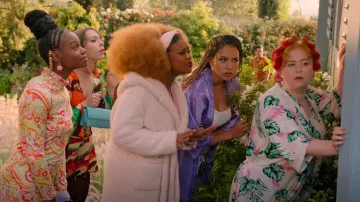 Shein Allover Floral Print Mock Neck Bodycon Dress usado por Arielle Wilson como se ve en High School Musical: The Musical: The Series (S03E07)