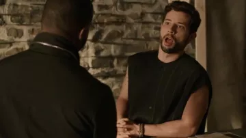 OAMC Striped Panel Shirt porté par Sam Jones (Rafael de la Fuente) vu dans Dynasty (S04E15)