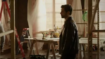 Joe’s Jeans Ty Leather Motorcycle Jacket porté par Sam Jones (Rafael de la Fuente) vu dans Dynasty (S04E15)