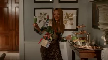 Dolce & Gabbana Leopard Print Wrap Skirt usada por Dominique Deveraux (Michael Michele) como se ve en Dynasty (S04E15)