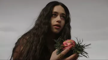 Baizaar Jewelry Brass Geometric Seed of Life Ring porté par Liz Ortecho (Jeanine Mason) vu à Roswell, Nouveau-Mexique (S04E13)