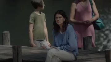 Brandy Melville Oversize Nikki Sweater worn by Finn (Olivia Rouyre) as seen in American Horror Stories (S02E08)