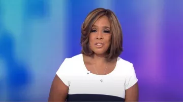 Narciso Rodriguez Colorblock Stretch Pebble Crepe Dress usado por Gayle King como se ve en CBS Mornings el 09 de septiembre de 2022