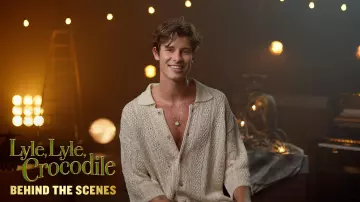 Cable-knit linen-blend short-sleeved shirt worn by Shawn Mendes in Lyle Lyle, Crocodile - Behind he Scenes#Shorts