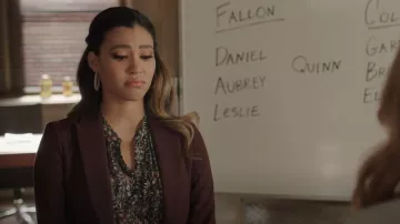 Zadig & Voltaire Tink Kaleido Floral Top usado por Eva (Kara Royster) como se ve en Dinastía (S04E17)