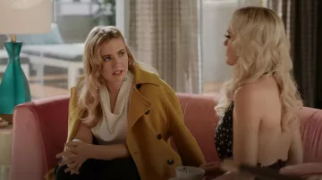 3.1 Phillip Lim Military Cowl Sleeveless Top porté par Amanda Carrington (Eliza Bennett) vu dans Dynasty (S04E16)
