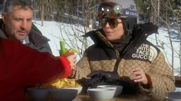 Gafas de sol Gucci Mirror Shield usadas por Lisa Rinna como se ve en The Real Housewives of Beverly Hills (S12E17)