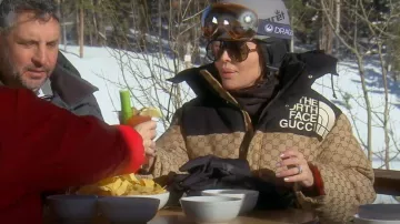 Chaqueta acolchada Gucci GG usada por Lisa Rinna como se ve en The Real Housewives of Beverly Hills (S12E17)