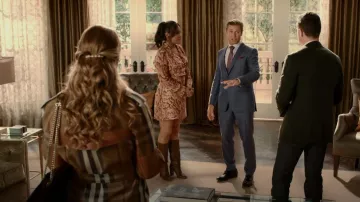 Nanushka Tess Snakes print Mini Vestido usado por Cristal Carrington (Daniella Alonso) como se ve en Dinastía (S04E16)