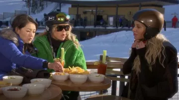 Casque de protection Fendi FF porté par Dorit Kemsley dans The Real Housewives of Beverly Hills (S12E17)