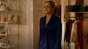 Galvan Single Breasted Satin Blazer porté par Fallon Carrington (Elizabeth Gillies) comme on le voit dans Dynasty (S05E21)