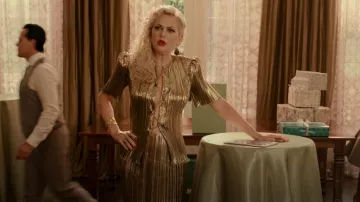 Altuzarra Pandia Lamé Effect Jupe Longue portée par Alexis Carrington (Elaine Hendrix) comme vu dans Dynasty (S05E21)