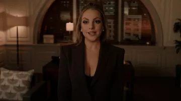 Alex Perry Alex Slim Cut Blazer porté par Fallon Carrington (Elizabeth Gillies) vu dans Dynasty (S05E21)