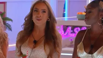 Fashion Nova Isabella Vestido usado por Danica Taylor como se ve en Love Island (S08E17)