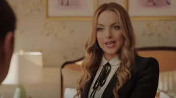 Alexander McQueen Classic Single-Breasted Suiting Blazer usado por Fallon Carrington (Elizabeth Gillies) como se ve en Dynasty (S04E20)