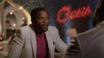 Saint Laurent Parasol Jacquard Blazer porté par Jeff Colby (Sam Adegoke) vu dans Dynasty (S04E20)