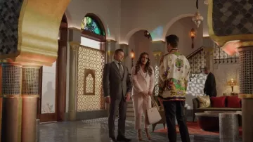 Paige Dawson Blazer porté par Cristal Carrington (Daniella Alonso) vu dans Dynasty (S04E20)