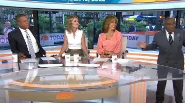 Halogen Plissé Balloon Sleeve Top worn by Hoda Kotb as seen in Today on September 13,2022