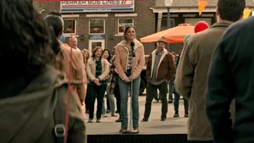 Rails Angelica Plaid Camisa usada por Lana Lang Cushing (Emmanuelle Chriqui) como se ve en Superman & Lois (S02E15)