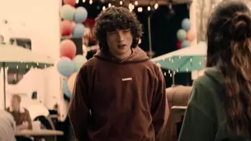 Maison Margiela Red Label Hoodie usada por Jordan Kent (Alexander Garfin) como se ve en Superman & Lois (S02E15)