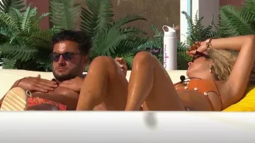 Zaful SHell Cut Out Bikini usado por Antigoni Buxton como se ve en Love Island (S08E24)