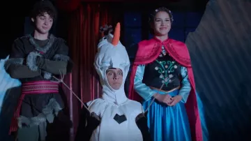 Tinyones Princess Costume Cosplay Dress Up Halloween Gown Outfit usado por Gina (Sofia Wylie) como se ve en High School Musical: The Musical: The Series (S03E08)