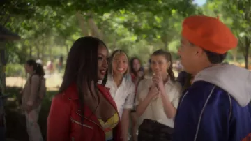 Chaqueta de cuero Stradivarius usada por Annika (Justine Skye) como se ve en grown-ish (S05E09)