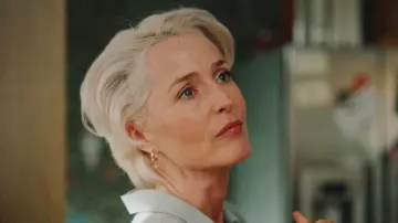 Star Earrings worn by Jean Milburn (Gillian Anderson) in Sex Education TV series wardrobe (Season 2 Episode 3)