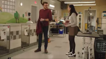 Dirty Laundry Lita porté par Joy (Tina Jung) vu dans Strays (S02E01)